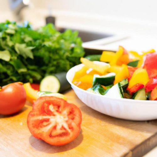 Jak długo gotować warzywa na sałatkę?